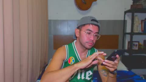 Snapshot of urasianversahunkxx chatting on 11/14/25, 06:23 johnzen online show from 11/14/25, 06:23