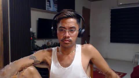 Snapshot of urasianversahunkxx chatting on 03/28/26, 03:55 johnzen online show from 03/28/26, 03:55