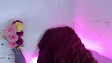 Miles online show from 11/04/25, 06:23