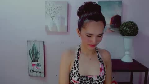 Snapshot of urblossom_princess chatting on 05/31/26, 03:47 urblossom_princess online show from 05/31/26, 03:47