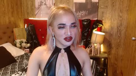 Snapshot of urcumgirlasiants chatting on 01/04/25, 01:21 KENDALL online show from 01/04/25, 01:21