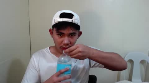 Snapshot of urcutie_asianboy chatting on 10/30/25, 12:28 KEN online show from 10/30/25, 12:28