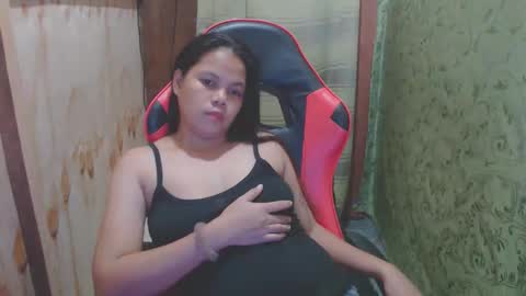 Snapshot of urdimplegurl chatting on 11/15/25, 03:30 urdimplegurl online show from 11/15/25, 03:30