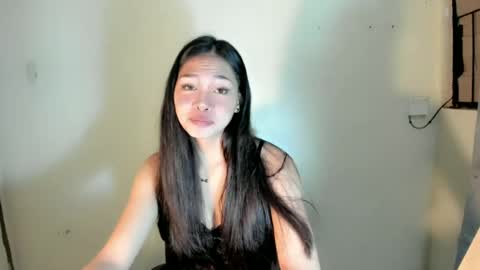 Snapshot of urdolly_rona chatting on 06/23/26, 12:30 Rona Ella online show from 06/23/26, 12:30