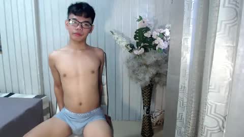urdreamboy_doms online show from 04/27/26, 05:49