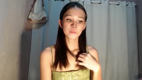 Snapshot of urdreamgirl_stephanie chatting on 04/26/26, 04:15 stephanie online show from 04/26/26, 04:15