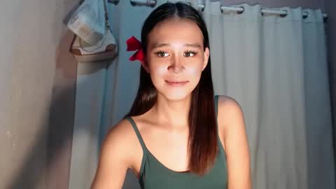 Snapshot of urdreamgirl_stephanie chatting on 05/02/26, 01:05 stephanie online show from 05/02/26, 01:05