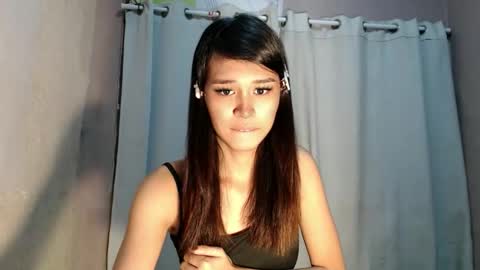 Snapshot of urdreamgirl_stephanie chatting on 05/16/26, 10:23 stephanie online show from 05/16/26, 10:23