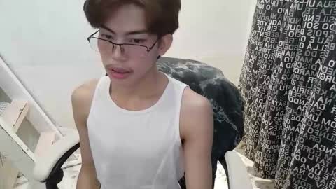 Snapshot of urdreamtw1nk chatting on 10/28/25, 03:47 urdreamtw1nk online show from 10/28/25, 03:47