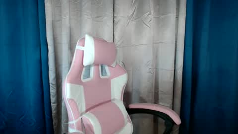 Snapshot of urfantacyjamaica chatting on 01/12/25, 04:52 ayumi reacher online show from 01/12/25, 04:52