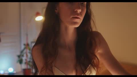 Snapshot of urfavflwers chatting on 01/25/25, 07:28 Aleksandra online show from 01/25/25, 07:28