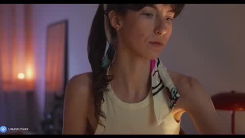 Snapshot of urfavflwers chatting on 01/26/25, 05:13 Aleksandra online show from 01/26/25, 05:13