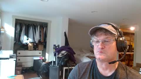 Gregor online show from 10/19/25, 07:14