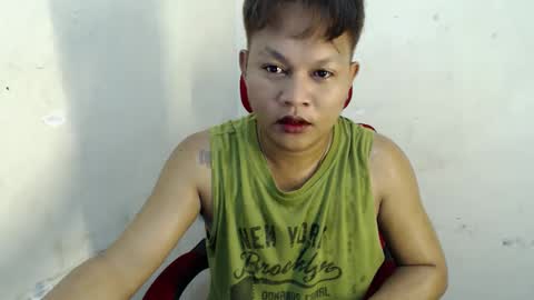 Snapshot of urfeet_jest chatting on 05/02/26, 04:23 jess online show from 05/02/26, 04:23
