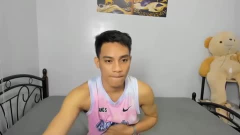 urfucker_vinz online show from 02/15/26, 01:52