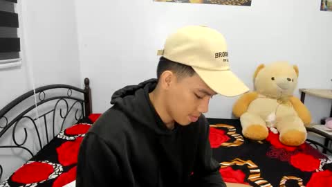 urfucker_vinz online show from 04/12/26, 01:38