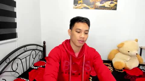 urfucker_vinz online show from 04/16/26, 12:50