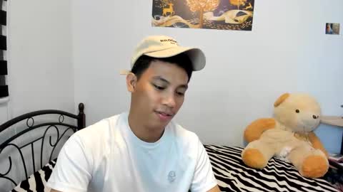 urfucker_vinz online show from 05/17/26, 02:02