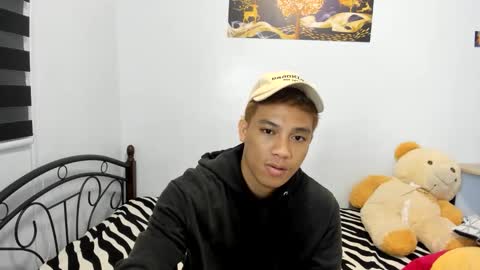 urfucker_vinz online show from 05/20/26, 01:06