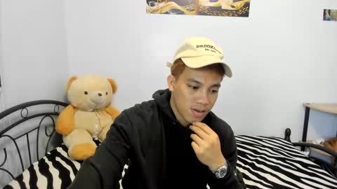 urfucker_vinz online show from 05/21/26, 02:02