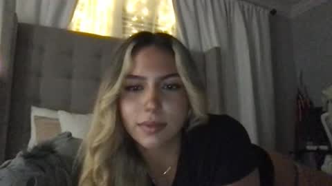 Snapshot of urgfmandy chatting on 12/03/25, 02:52 urgfmandy online show from 12/03/25, 02:52