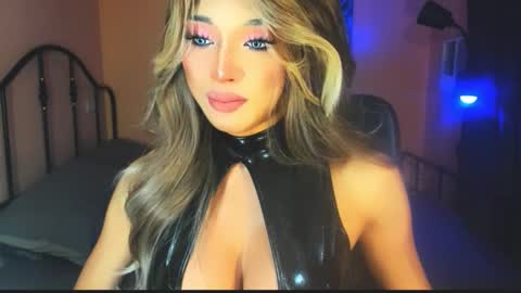 My bella 3 online show from 11/18/25, 05:34