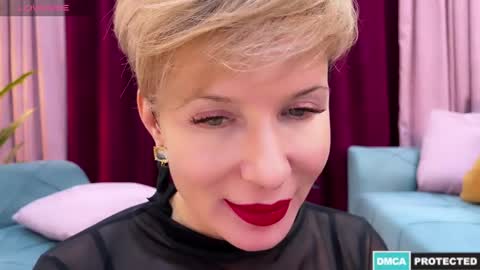 Snapshot of urgoddessjenny chatting on 12/30/24, 10:23 Jenny online show from 12/30/24, 10:23