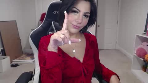 Snapshot of urgoddessmarla chatting on 12/16/25, 02:05 Goddess Marla online show from 12/16/25, 02:05