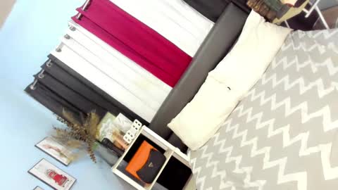 Snapshot of urhot_fcking_zoey chatting on 02/02/25, 05:37 zoey noir online show from 02/02/25, 05:37