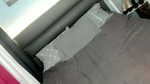 Snapshot of urhot_fcking_zoey chatting on 10/05/25, 08:51 zoey noir online show from 10/05/25, 08:51