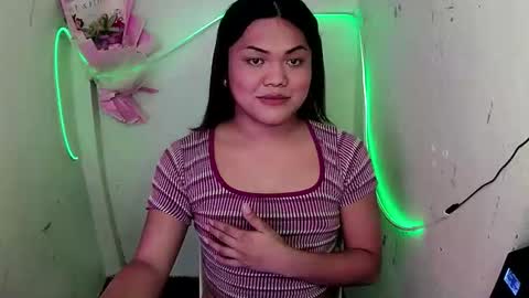 Snapshot of urhottie_bella chatting on 10/27/25, 06:06 urhottie_bella online show from 10/27/25, 06:06