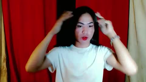 Snapshot of urhotty_megs143 chatting on 02/19/26, 08:21 MEGS MEGS online show from 02/19/26, 08:21