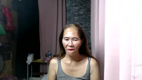 urhotvivian11 online show from 12/16/25, 09:25