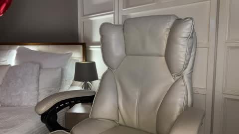 Kristina online show from 12/05/25, 01:14