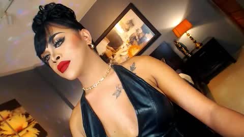 Snapshot of urmajestytyra chatting on 11/04/25, 01:27 UrMajestyTyra online show from 11/04/25, 01:27