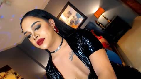 Snapshot of urmajestytyra chatting on 11/23/25, 01:38 UrMajestyTyra online show from 11/23/25, 01:38