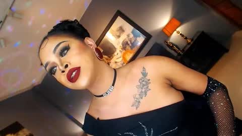 Snapshot of urmajestytyra chatting on 11/25/25, 02:00 UrMajestyTyra online show from 11/25/25, 02:00