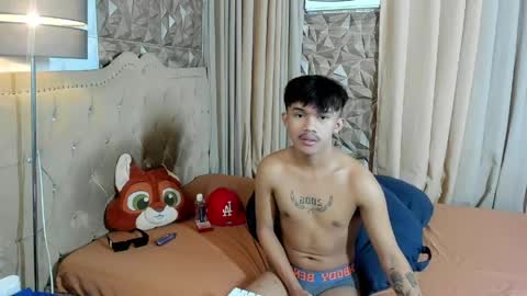 Snapshot of urmasterhardcock chatting on 05/25/26, 05:52 urmasterhardcock online show from 05/25/26, 05:52
