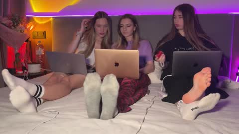 urmissalice online show from 02/07/26, 03:16