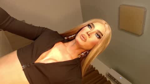 Snapshot of urnauthy_ciliaxxx chatting on 02/10/25, 11:25 cecilia online show from 02/10/25, 11:25