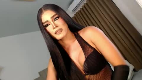 Snapshot of urnauthy_ciliaxxx chatting on 10/22/25, 04:07 cecilia online show from 10/22/25, 04:07