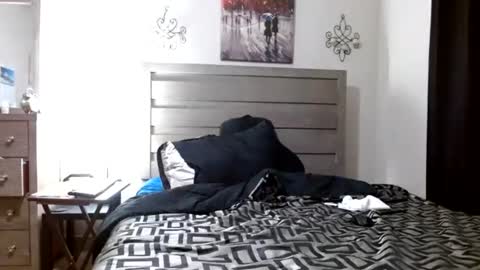 Snapshot of urobon67 chatting on 12/18/25, 01:11 urobon49 online show from 12/18/25, 01:11