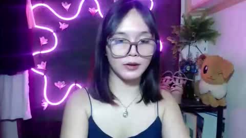 Snapshot of urpinay_pia chatting on 10/21/25, 09:59 Pia online show from 10/21/25, 09:59