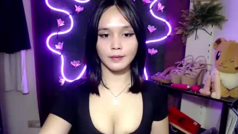 Snapshot of urpinay_pia chatting on 10/28/25, 10:56 Pia online show from 10/28/25, 10:56