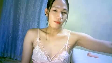queen julia not into CHEAPGUY online show from 12/02/24, 01:24