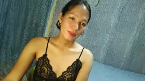 queen julia not into CHEAPGUY online show from 10/23/25, 01:54