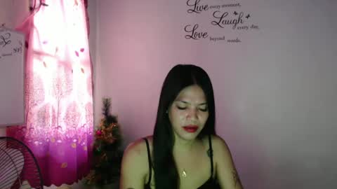 Snapshot of urpreciouspinayxxx chatting on 12/02/24, 12:19 hi im kim online show from 12/02/24, 12:19