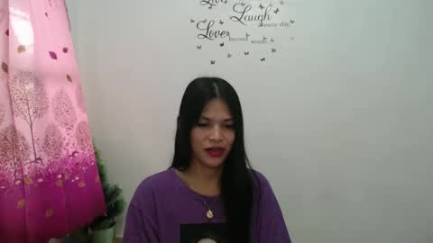 Snapshot of urpreciouspinayxxx chatting on 12/03/24, 02:14 hi im kim online show from 12/03/24, 02:14