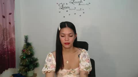 Snapshot of urpreciouspinayxxx chatting on 12/03/24, 11:33 hi im kim online show from 12/03/24, 11:33