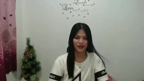 Snapshot of urpreciouspinayxxx chatting on 12/04/24, 10:46 hi im kim online show from 12/04/24, 10:46